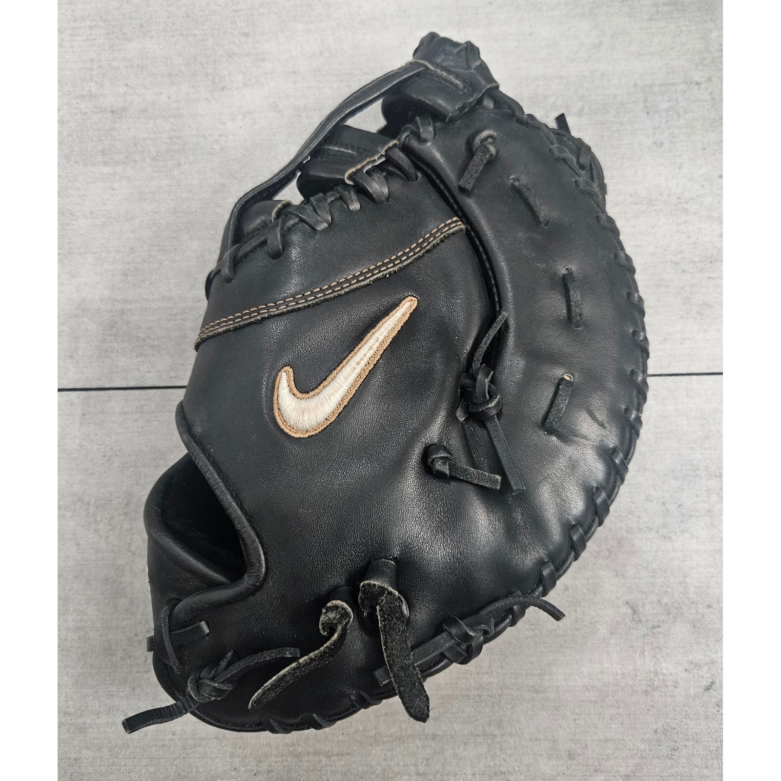 Nike Diamond Elite Lht First Base Baseball Glove 12.50 Inch Black Leather